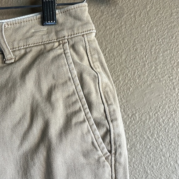 A&F Stretch Khaki Shorts - Picture 3 of 11